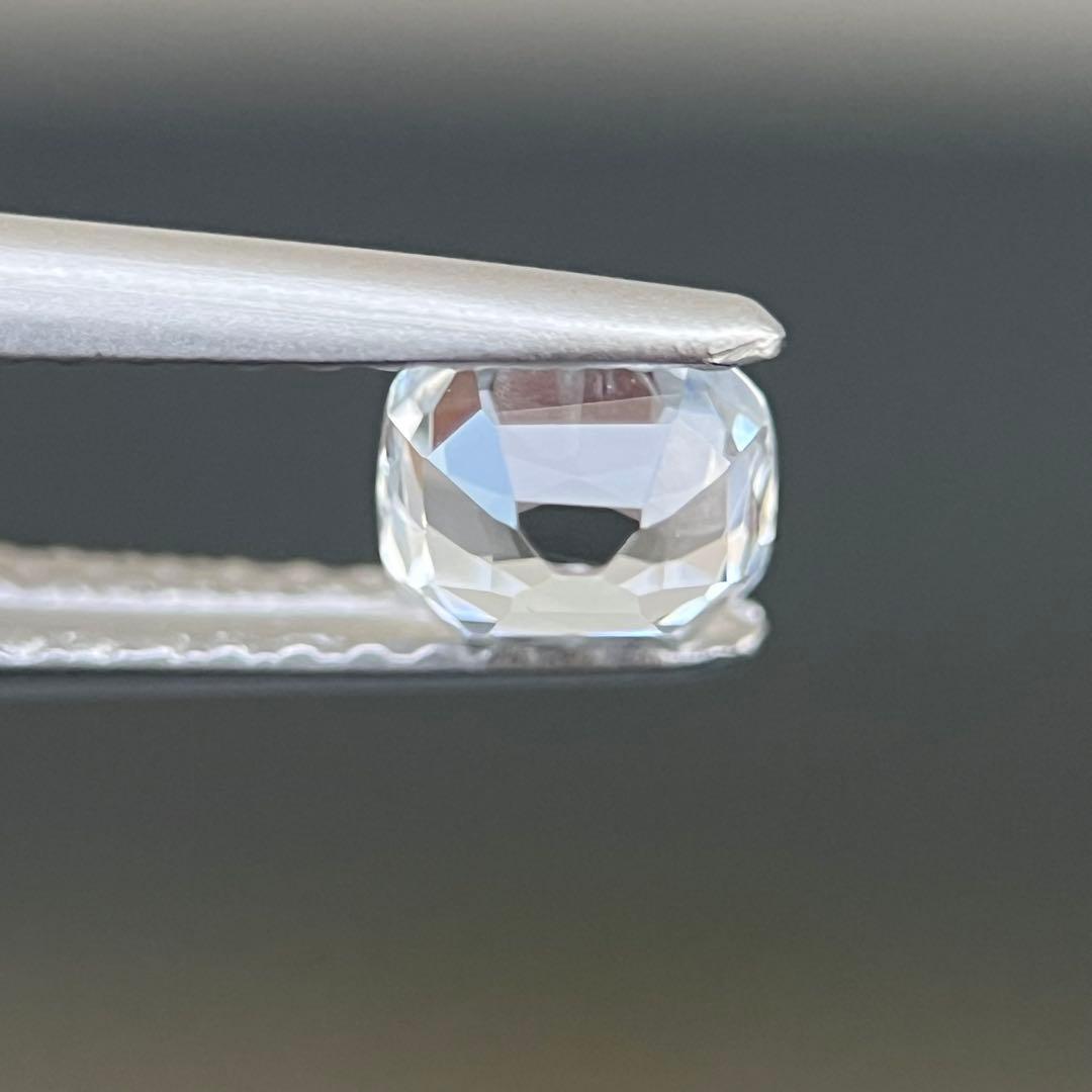 スリランカ産非加熱天然ライトブルーサファイアルース