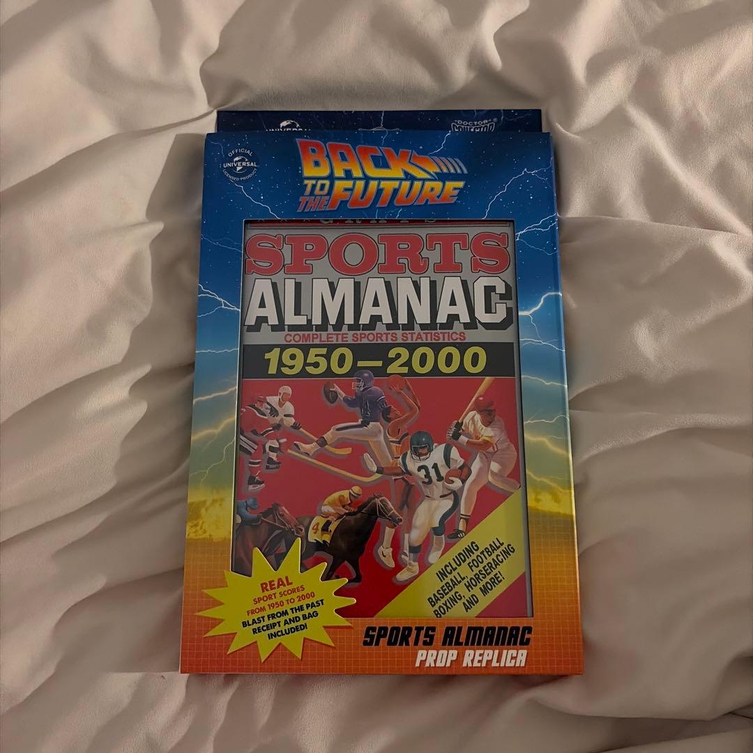 【未使用】バックトゥザフューチャー　スポーツ年鑑レプリカ