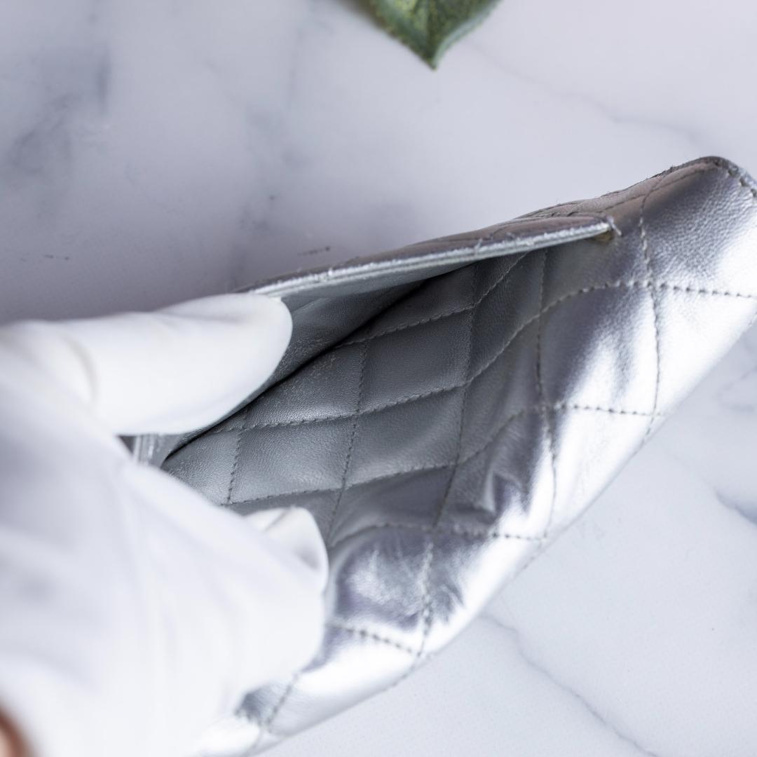 CHANEL マトラッセ ラムスキン 二つ折り長財布 財布 シルバー