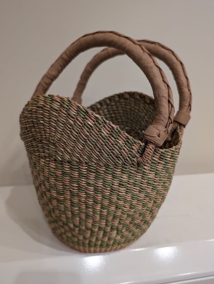 かごバッグ　革　円筒形