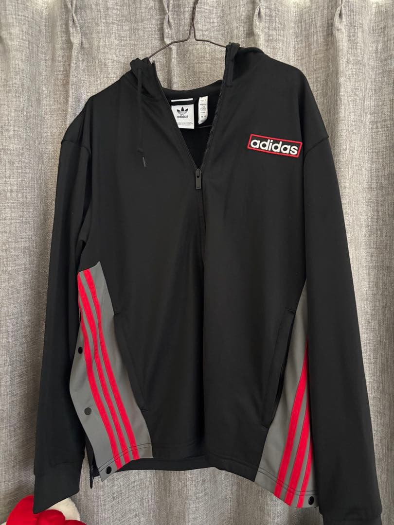 adidas フルジップ フード付き アウター