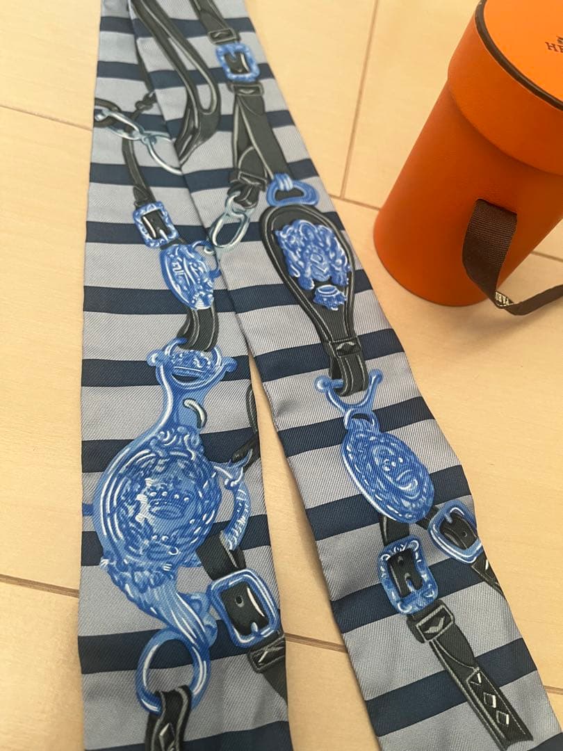 【ぶたこ】 HERMES エルメス　ツイリー