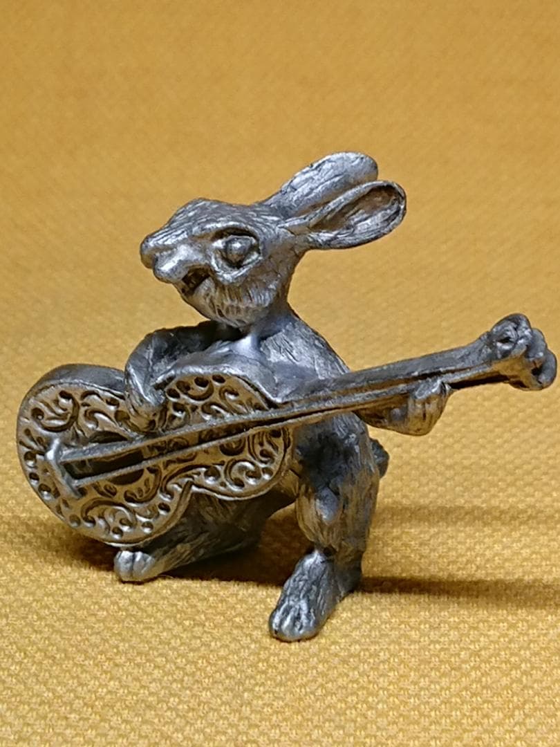 ウサギ　兎　金属　彫像　オブジェ　置物　インテリア　工芸品　美術品　A3387