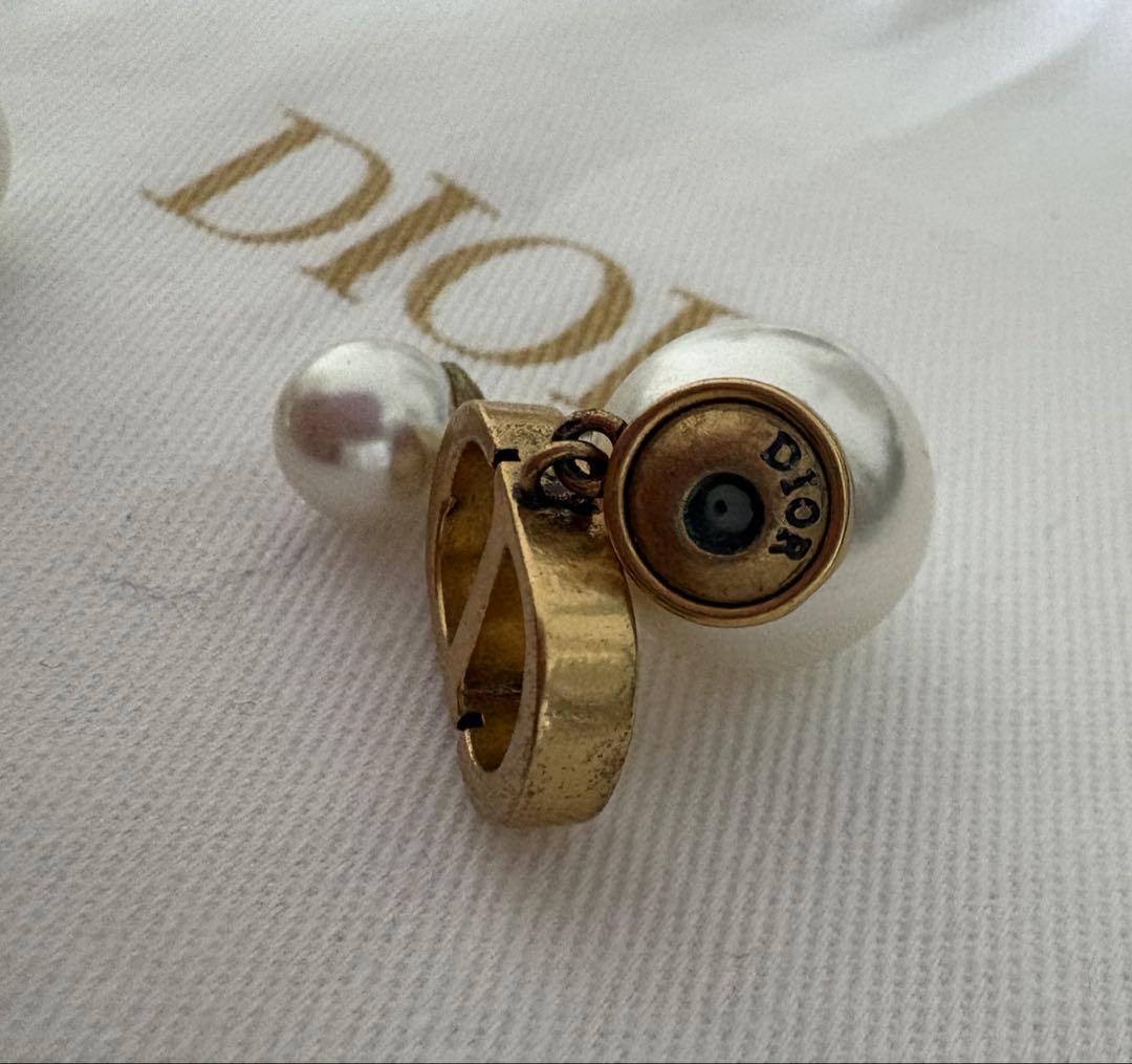 Christian Dior パールピアス　CDロゴ