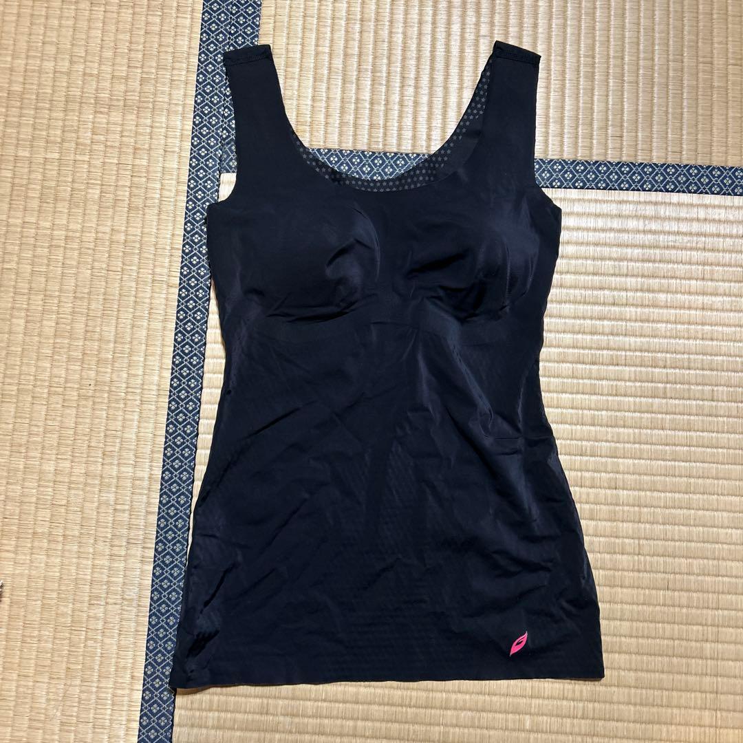 1点のみ！グランドイーワンズ ホルミーUブラトップlala Lサイズ