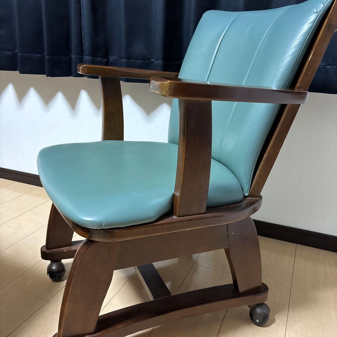 青緑色の合成皮革ダイニングチェア