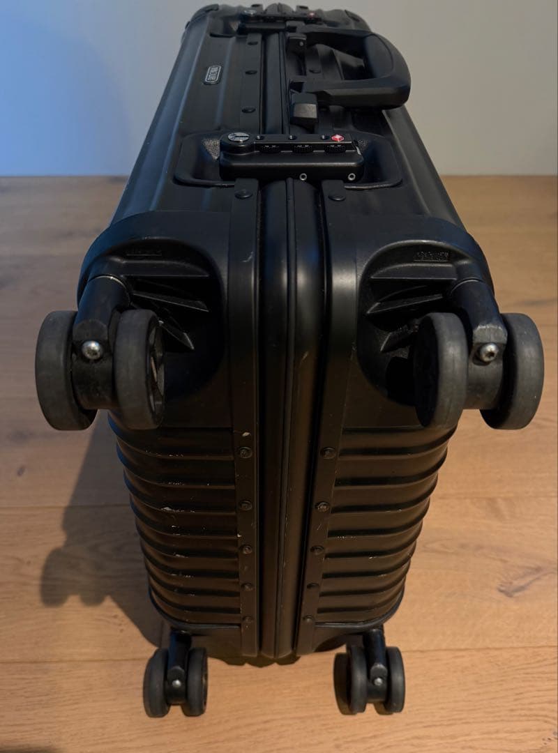 RIMOWA TOPAS CABIN 32L キャリーケース　4輪