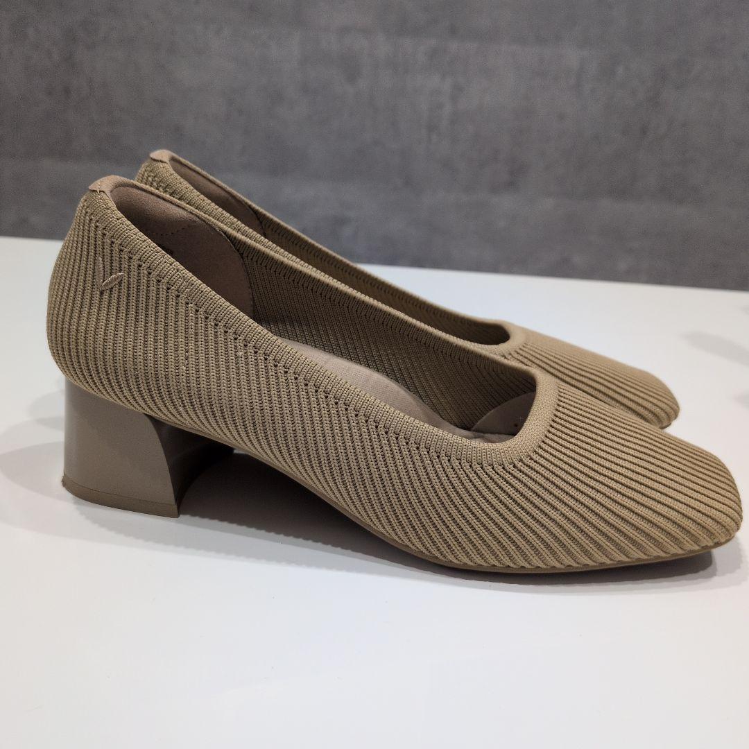 【極美品】VIVAIA ベージュ パンプス