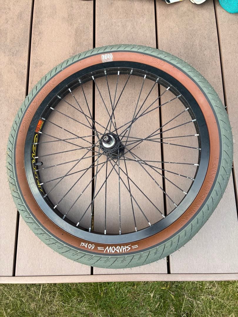 BMX用　タイヤ　20✖️2.3\