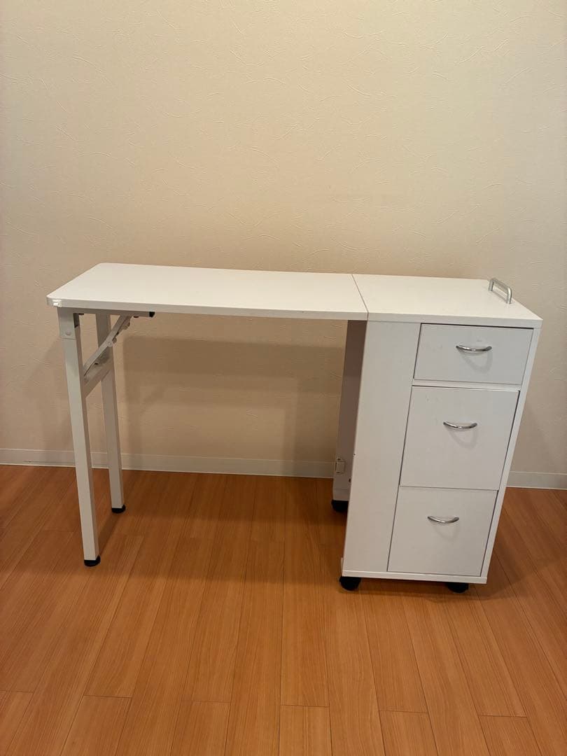 ネイルデスク　折りたたみネイルテーブル　キャスター付き