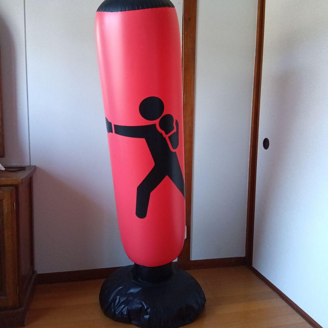 赤い人型サンドバッグ