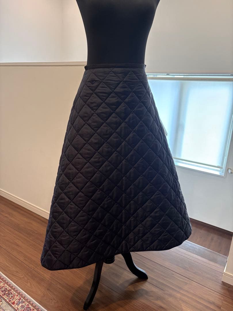 未使用マディソンブルー❤︎キルティングミモレスカートブラック00