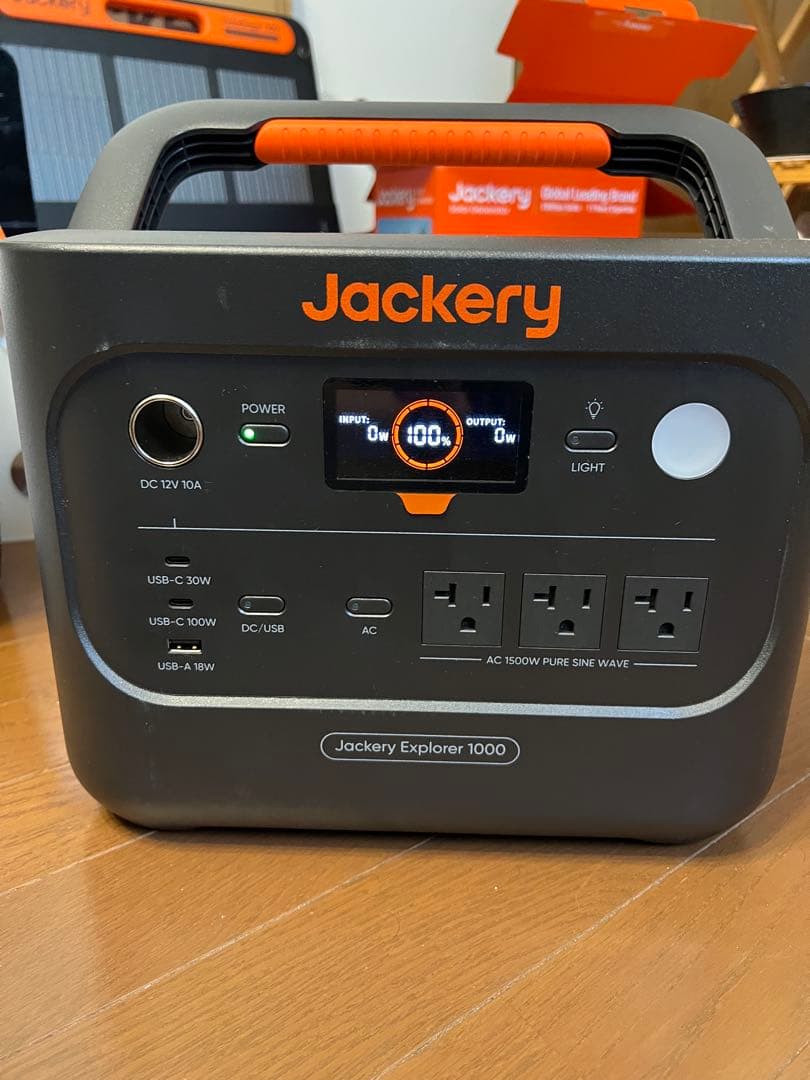 Jackery SolarSaga 100 & Explorer 1000セット
