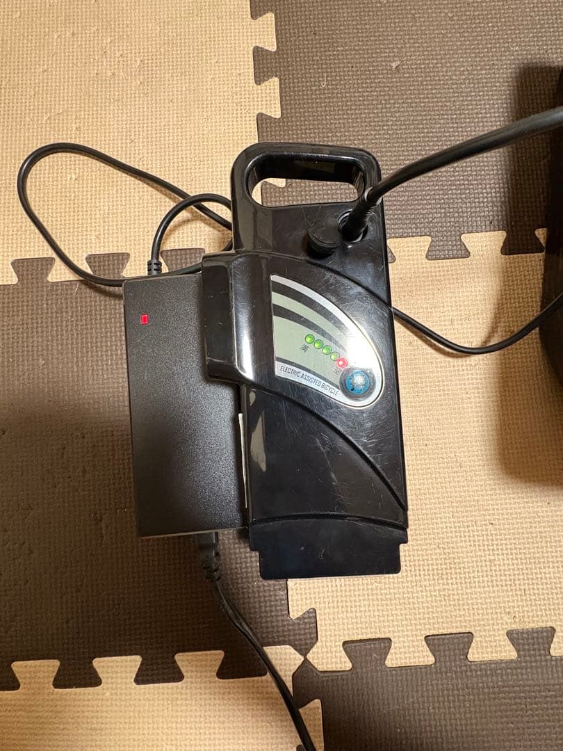 ペルテック　8Ah リチウムイオンバッテリー 本体　充電器付き