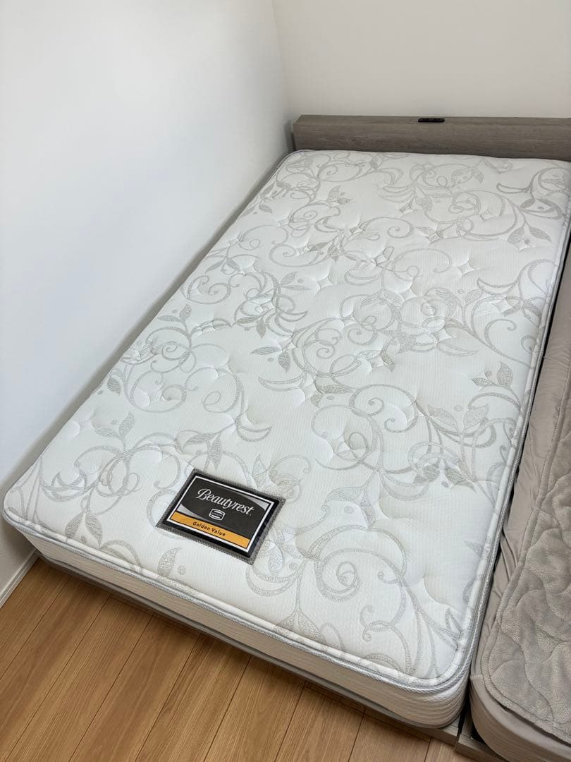 【美品】シモンズ セミダブル マットレス　ビューティレスト