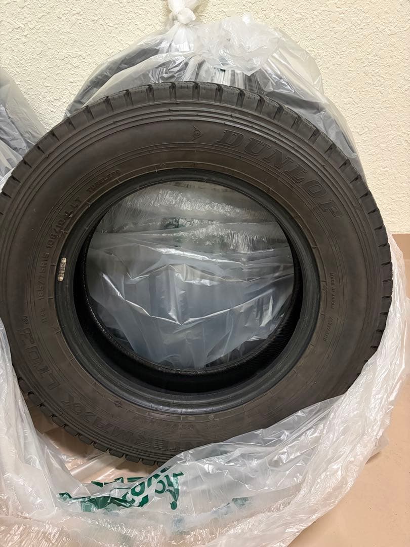 來沖さん専用 トラック、ハイエース　スタッドレスタイヤ