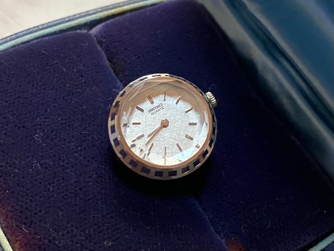 美品稼働中❗️SEIKO QUARTZ/セイコーカットガラスシルバーリングウォッチ
