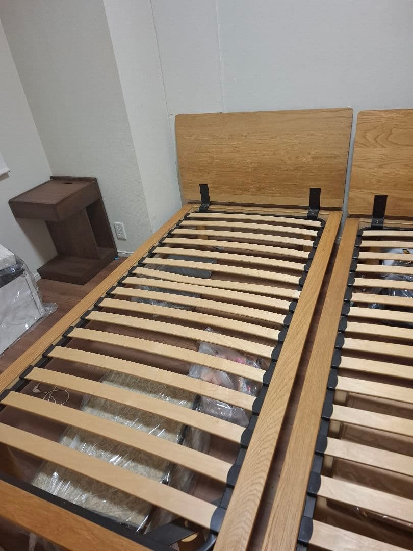 本日価格.引取願:送付可:定価81900円☆無印ベッドシングル&ヘッド脚 2つ