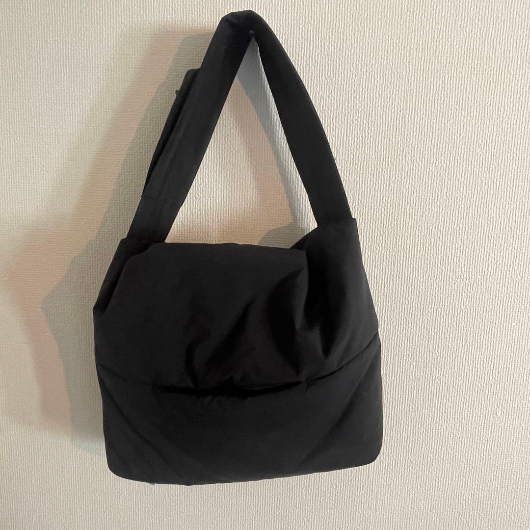 Howly Puff Sling Bag ブラック（犬用シュリンク）