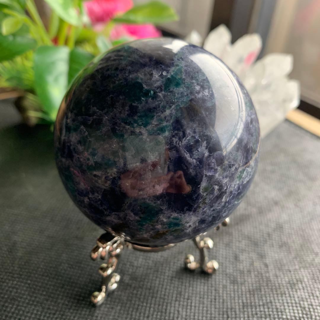 アイオライトスフィア約64.7mm　高品質　グリーンカイヤナイト共生　深い菫色