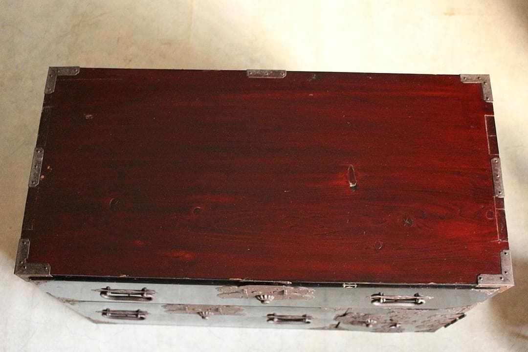 綺麗な時代庄内箪笥　扉付き