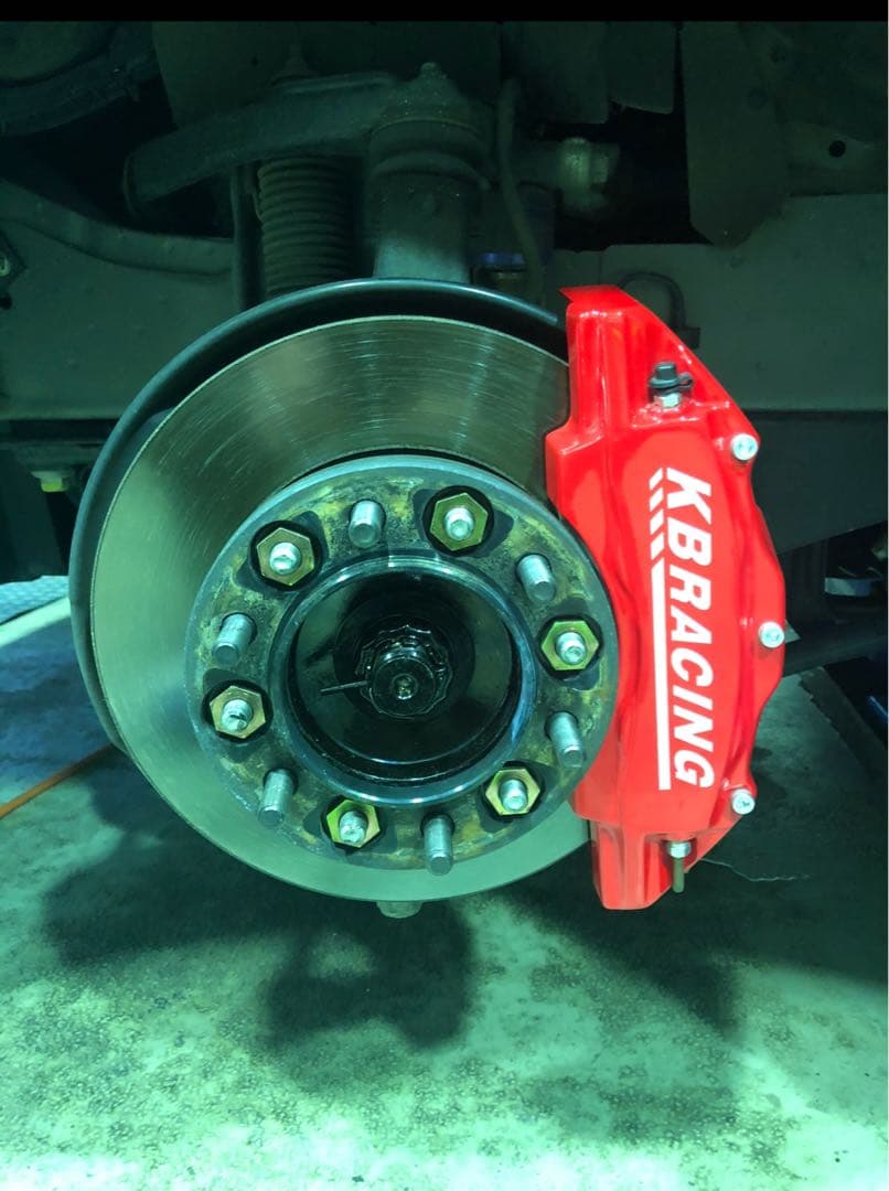 スイドッグ KBレーシング　キャリパーカバー　ハイエース200系用