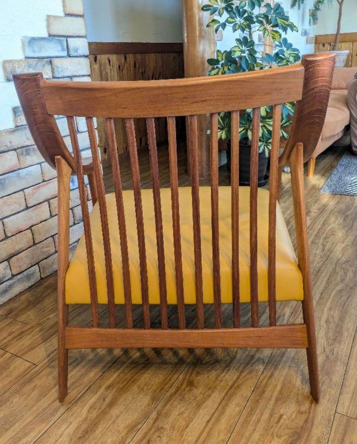 BC工房　だんらん工芸椅子　アームチェア　チーク無垢　アール　合皮