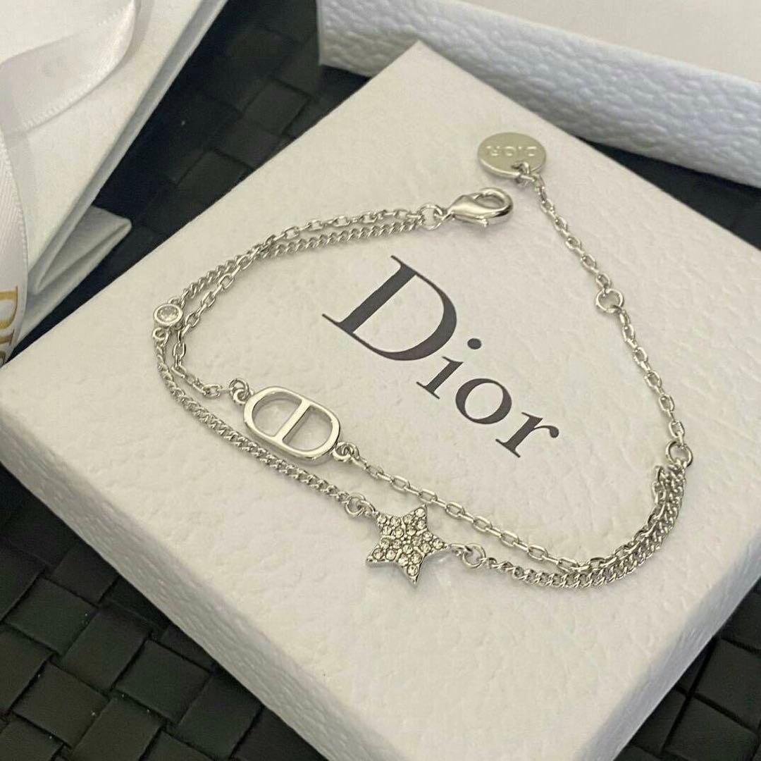 本日限定値下げ！Dior シルバーチェーンブレスレット 星型チャーム付き