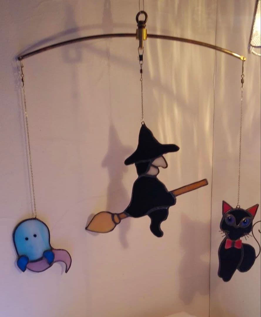 ハロウィンに　ステンドグラス　モビール(黒猫、魔女、おばけ)