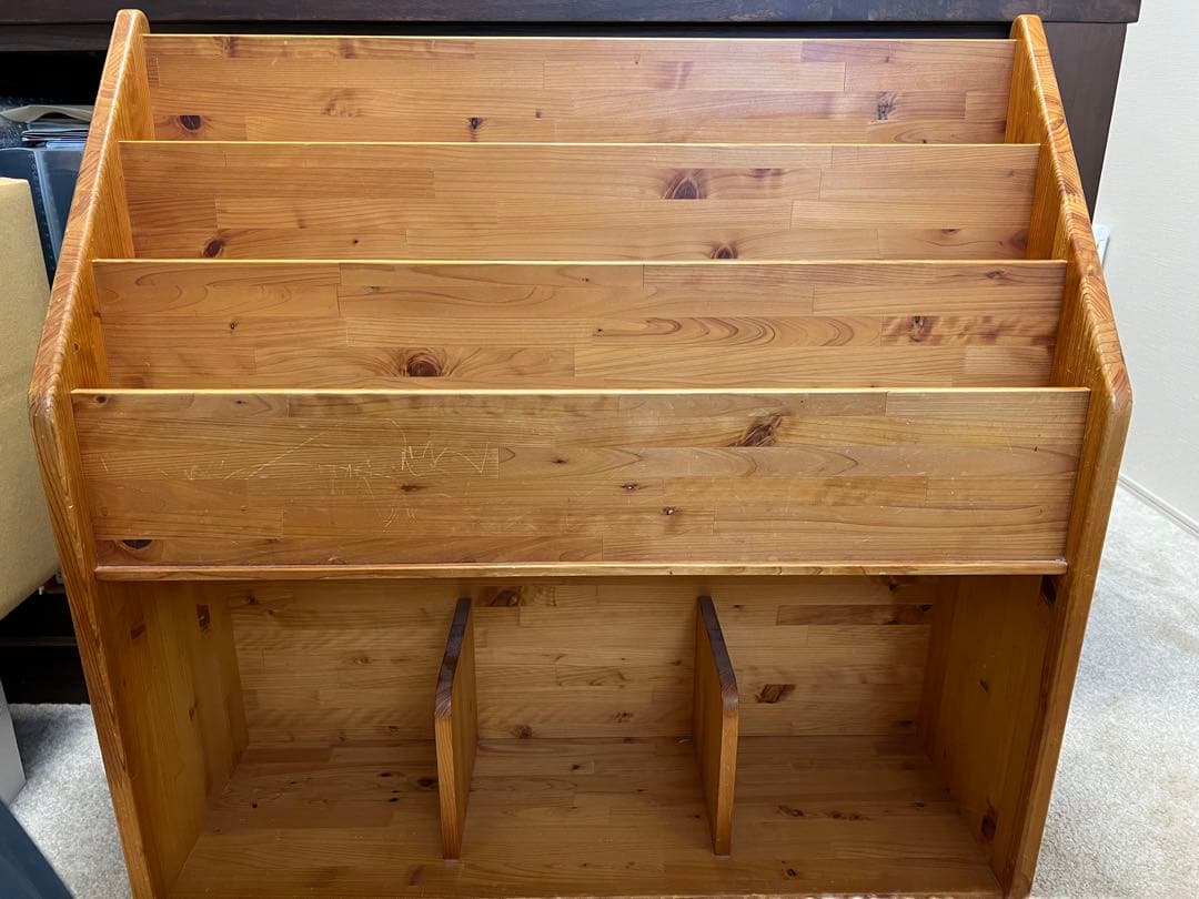 絵本棚(品名:少し大きな絵本たて)