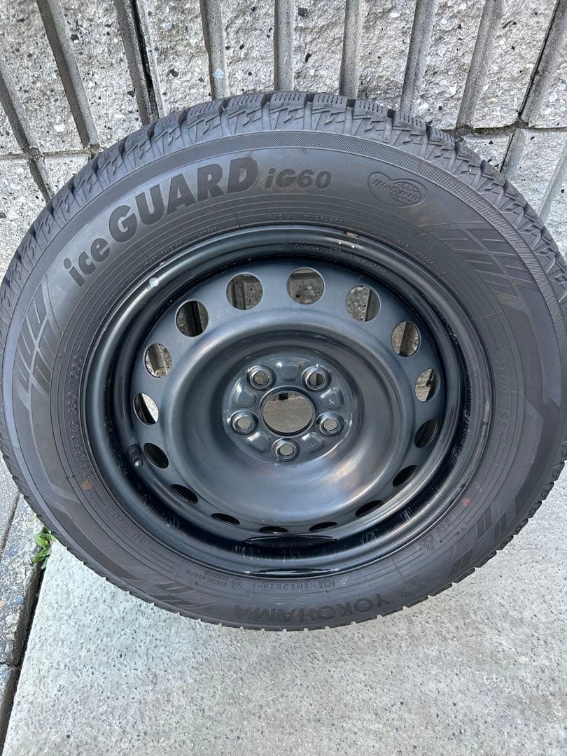 スタッドレス　トヨタ　シエンタ　ヨコハマ　アイスガード