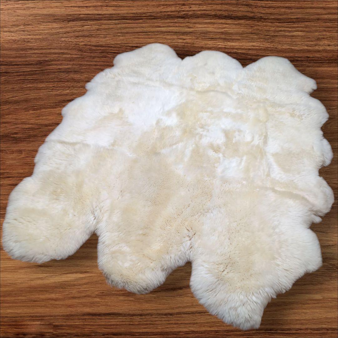 リアルムートンラグ　マット　敷物　天然羊毛　　長毛　ベージュ　抗菌加工済