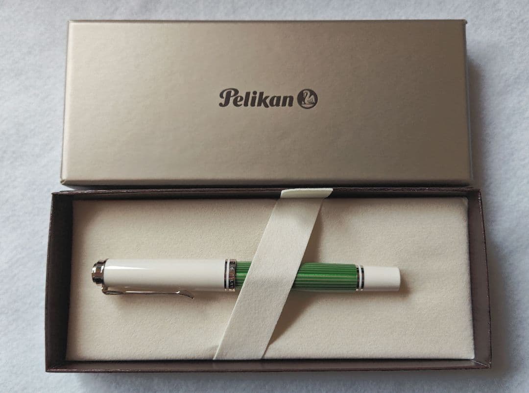 限定品　万年筆　ペリカン　スーベレーンM605　グリーンホワイト　ペン先M　中字