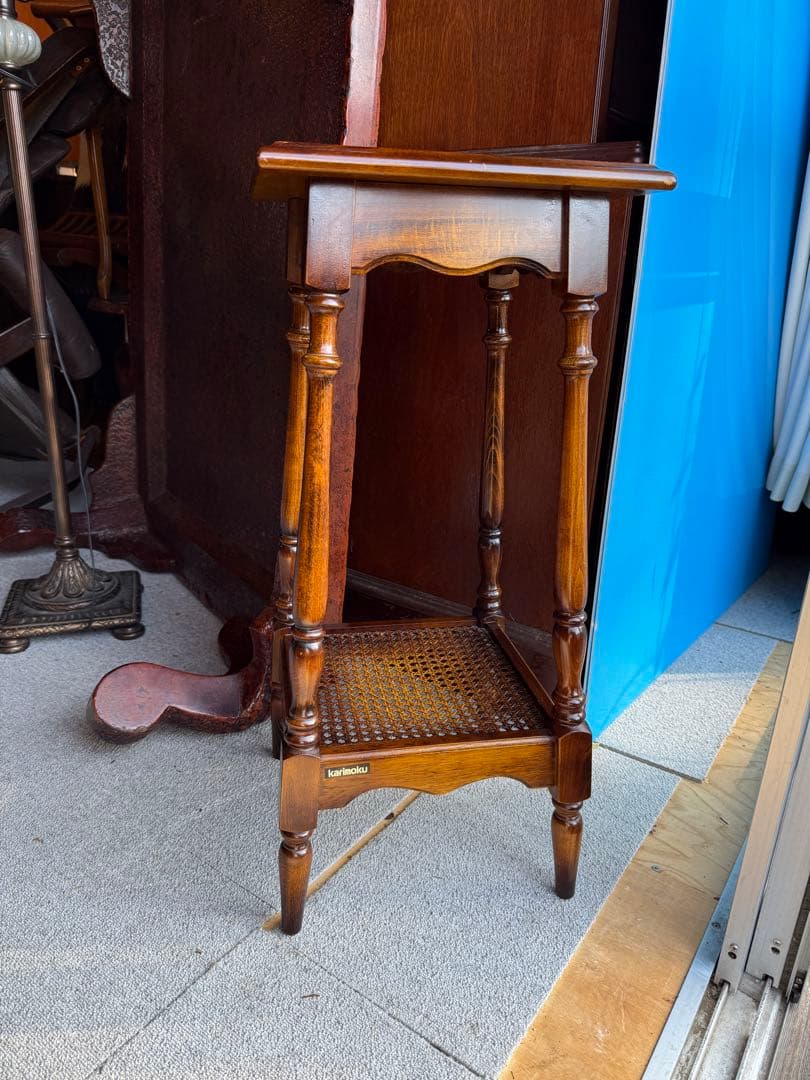 カリモク 花台 電話台 ラタン棚付き ヴィンテージ 木製 サイドテーブル