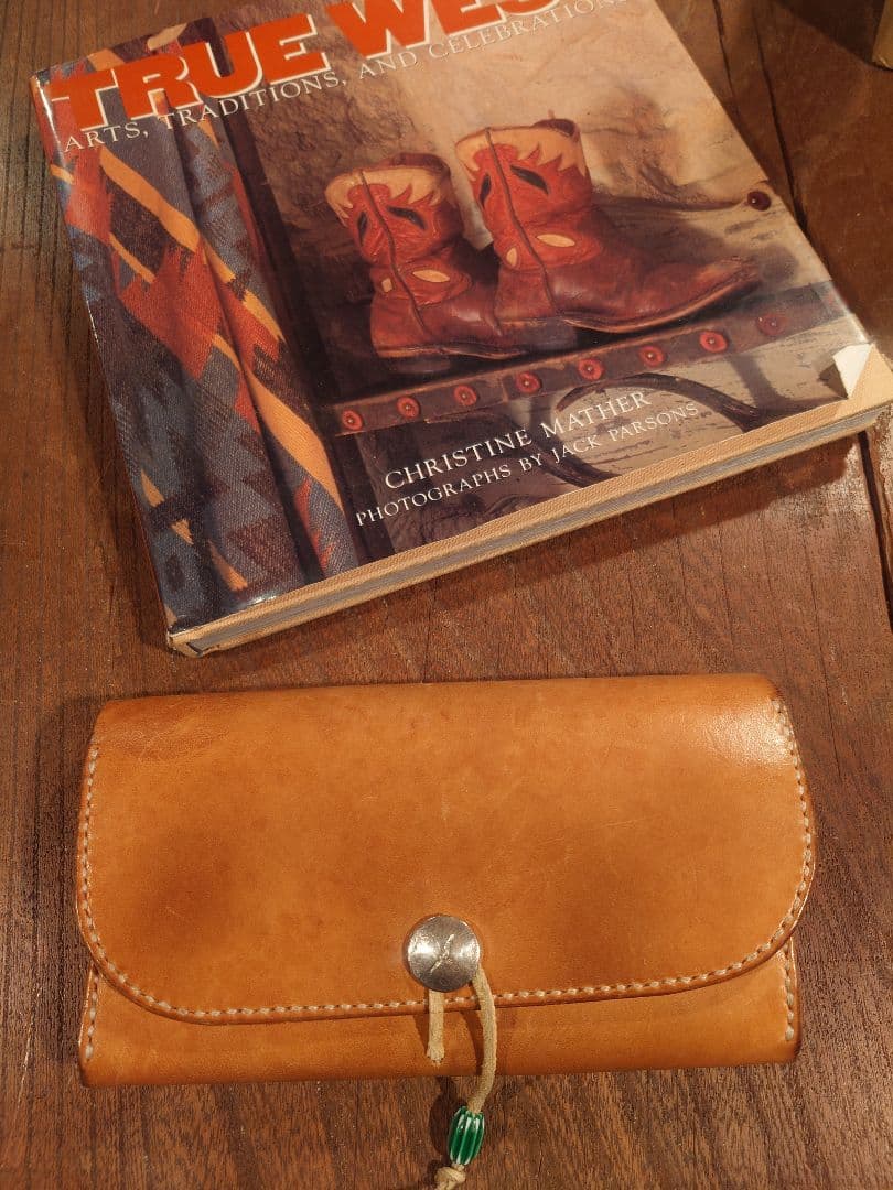 サドルレザー長財布　TADY＆KINGのコンチョ付き