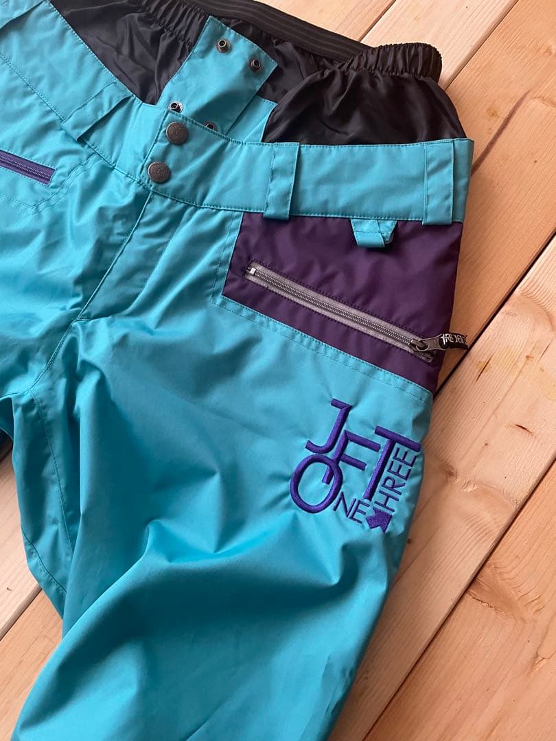 Volcom THERMONITEスノボ ダウンジャケットとパンツセット M