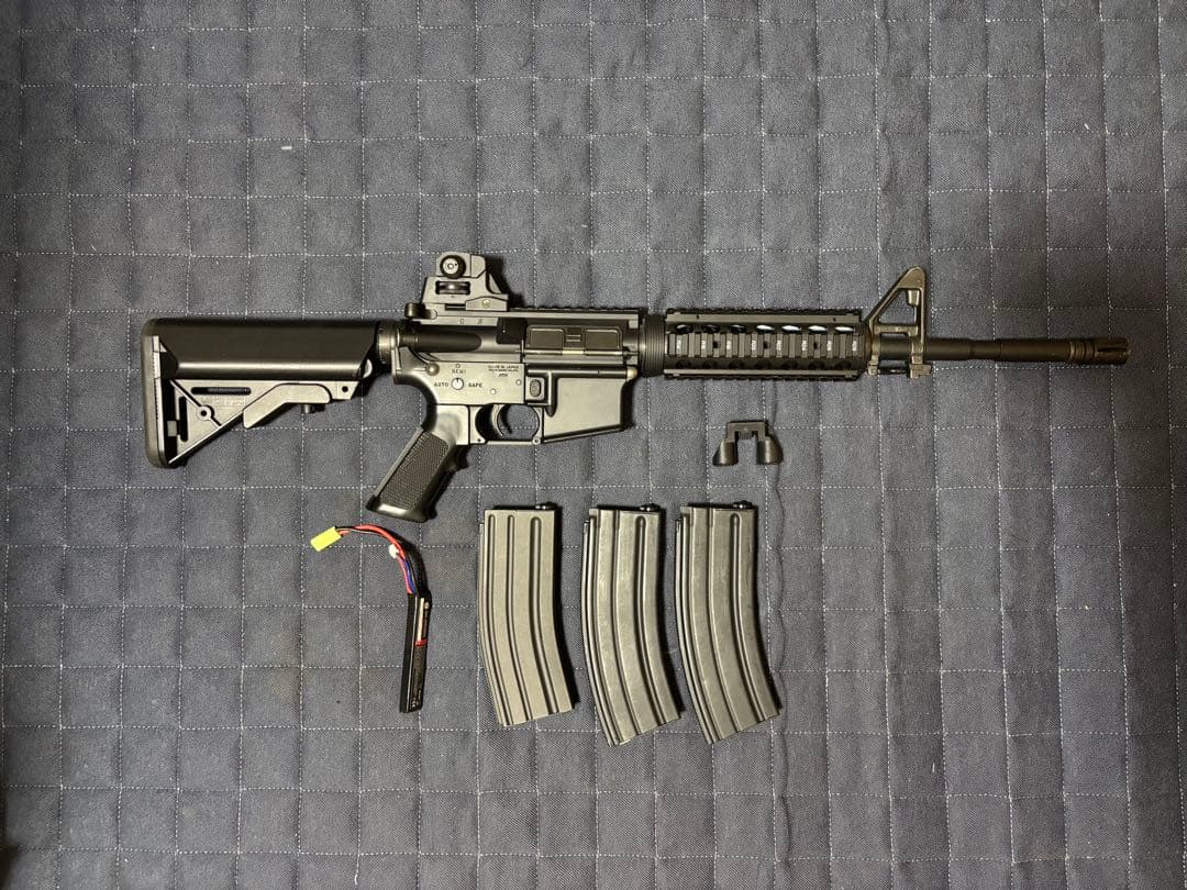 【リポ化&バッテリー付き】マルイ 次世代電動ガン M4マガジン3本付き