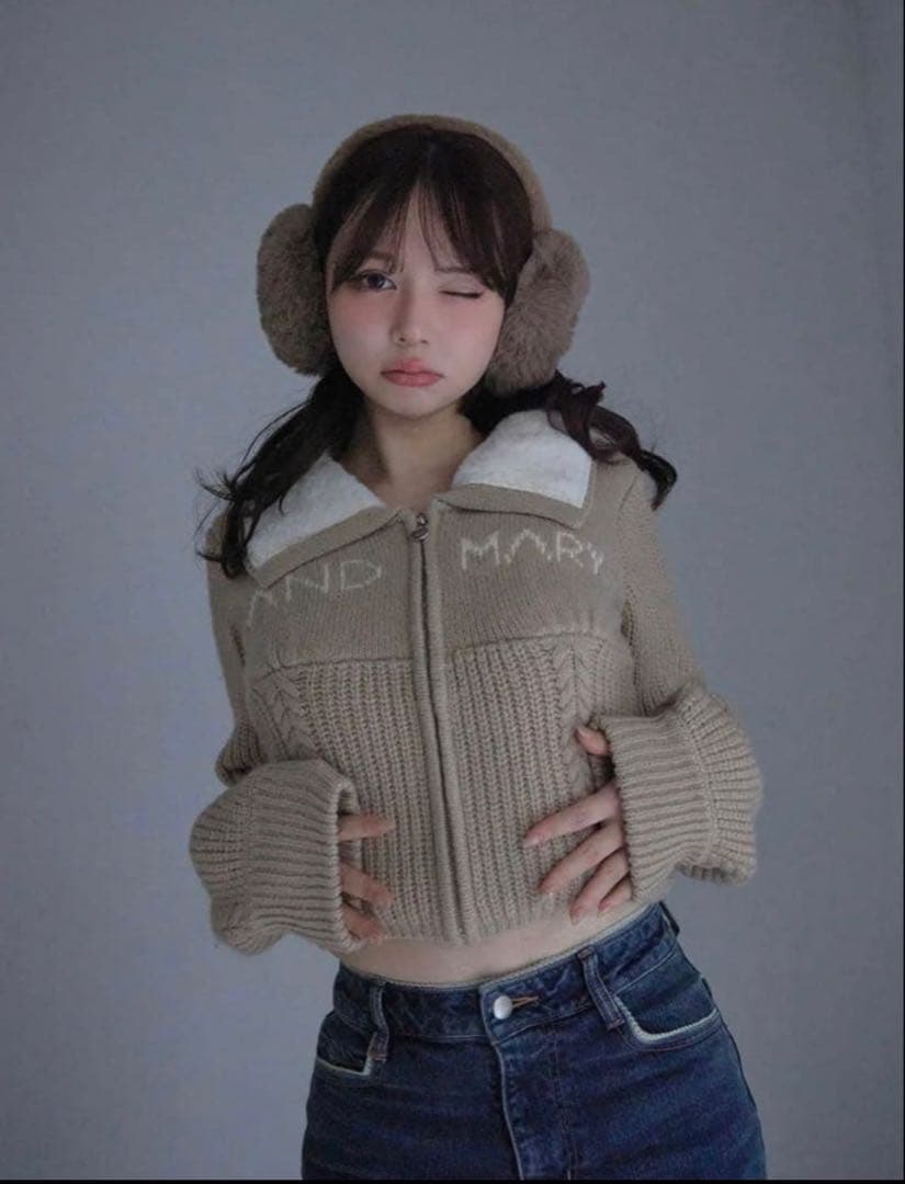 AND MARY ベージュ ジップアップニット
