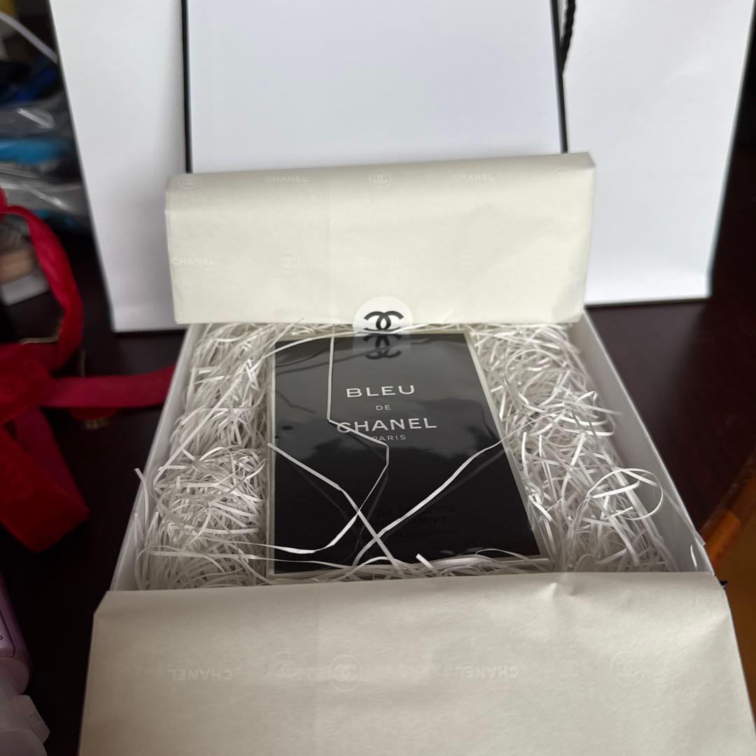 BLEU DE CHANEL オードトワレ 50ml ギフトボックス入り