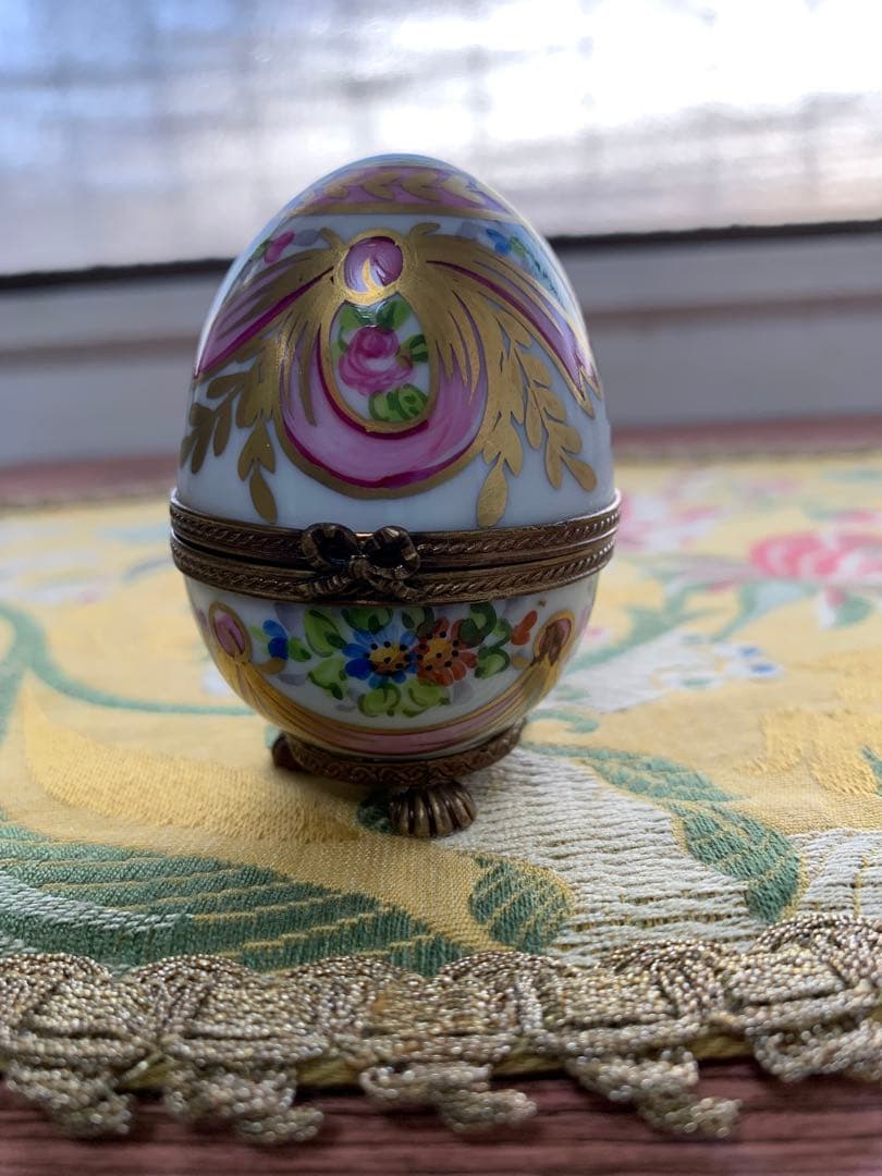 リモージュボックス　フランス製　絵柄が素敵な卵型の小物入れ！指輪入れて下さい！