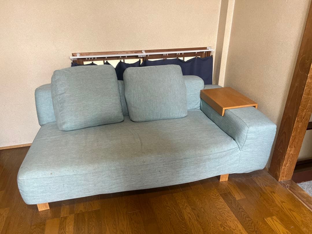 ローソファー NOYES Decibel C4 2人掛け片ひじ