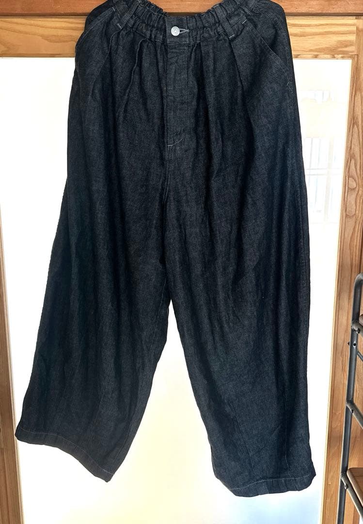 HARVESTY ブラックデニム サーカスパンツ ナローシルエットサイズ2