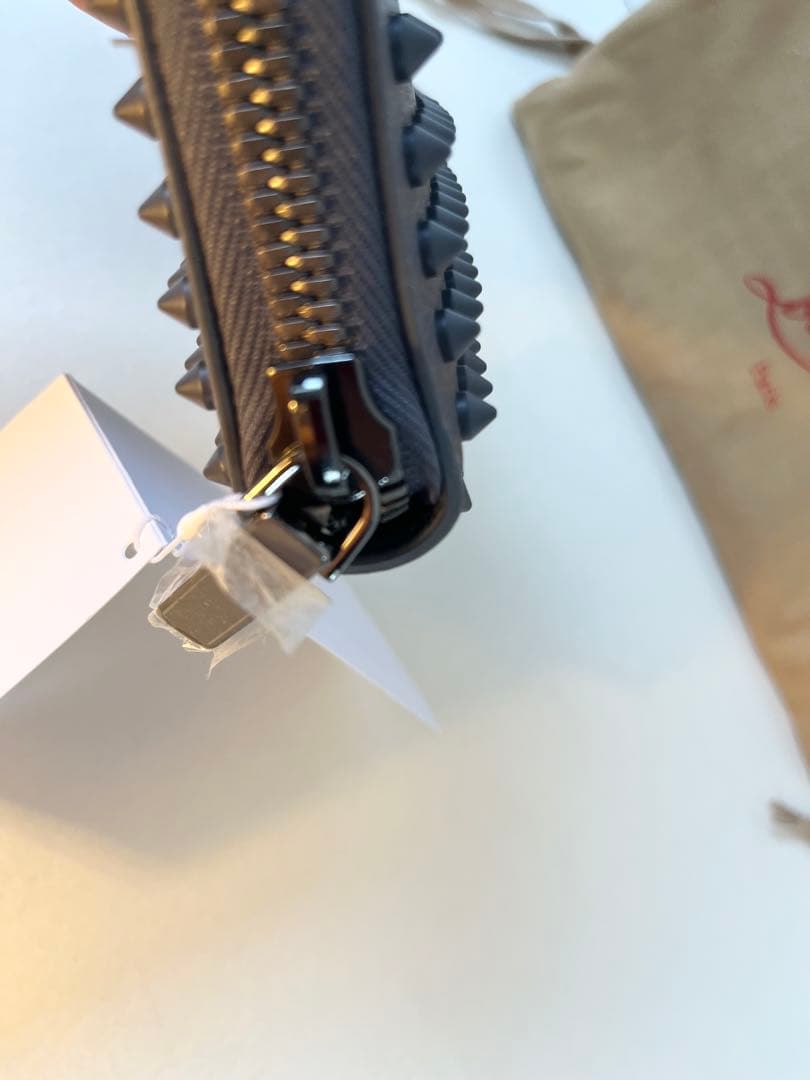 【新品11万】クリスチャンルブタン 長財布Christian louboutin