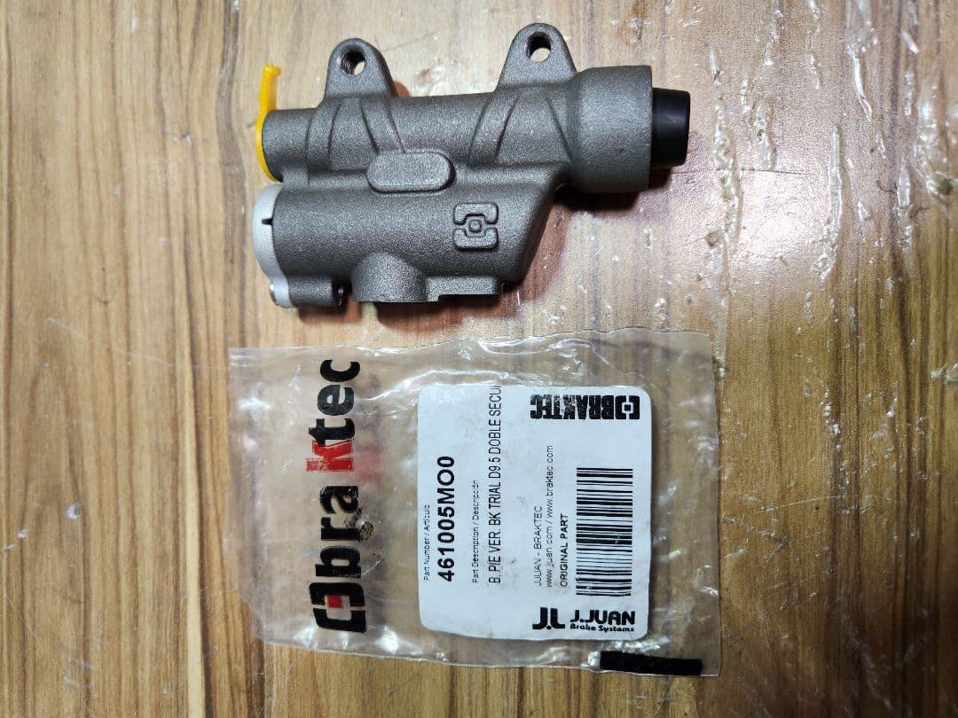 BRAKTEC リアブレーキマスターシリンダー　トライアル BETA EVO