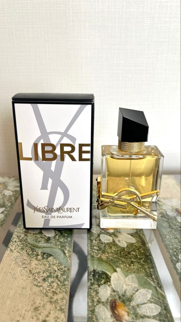 【美品】Yves Saint Laurent リブレ オーデパルファム 50ml