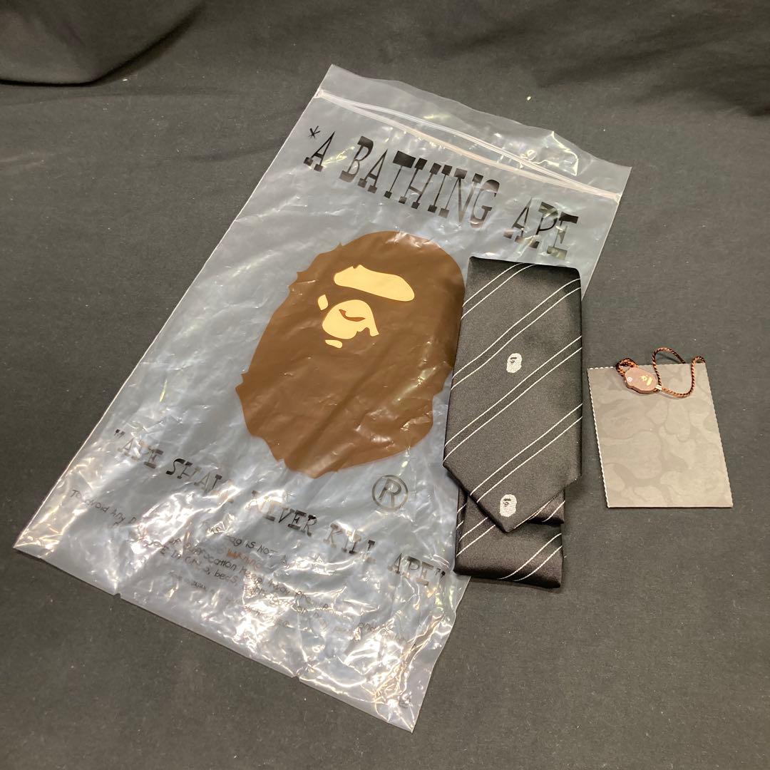 【新品未使用】アベイシングエイプ ネクタイ ストライプ柄 ブラック APEドット