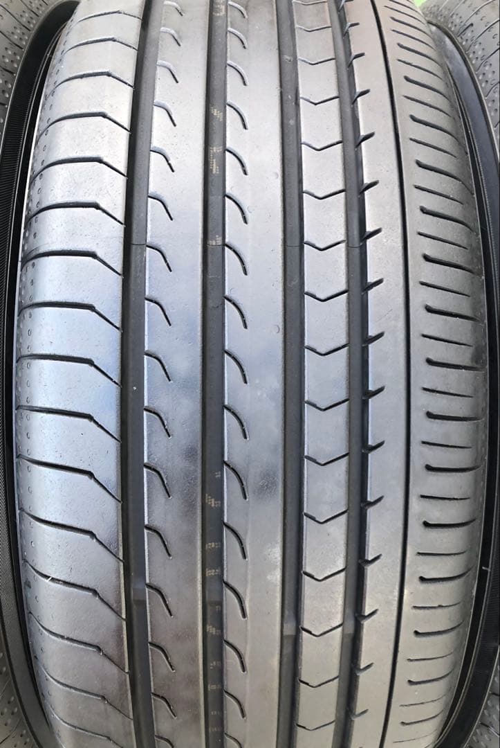 225/55 R17 YOKOHAM BluEarth RV-03ラジアルタイヤ