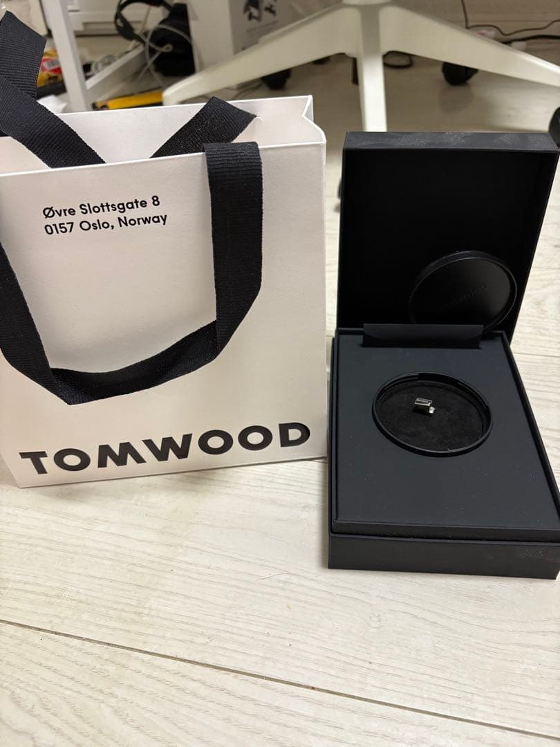 未使用【TOMWOOD】Step Huggiesピアス 片耳　箱付き