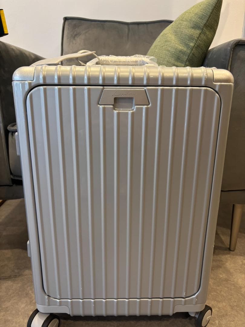 リベティ多機能キャリーケース【エナメルシルバー Sサイズ】