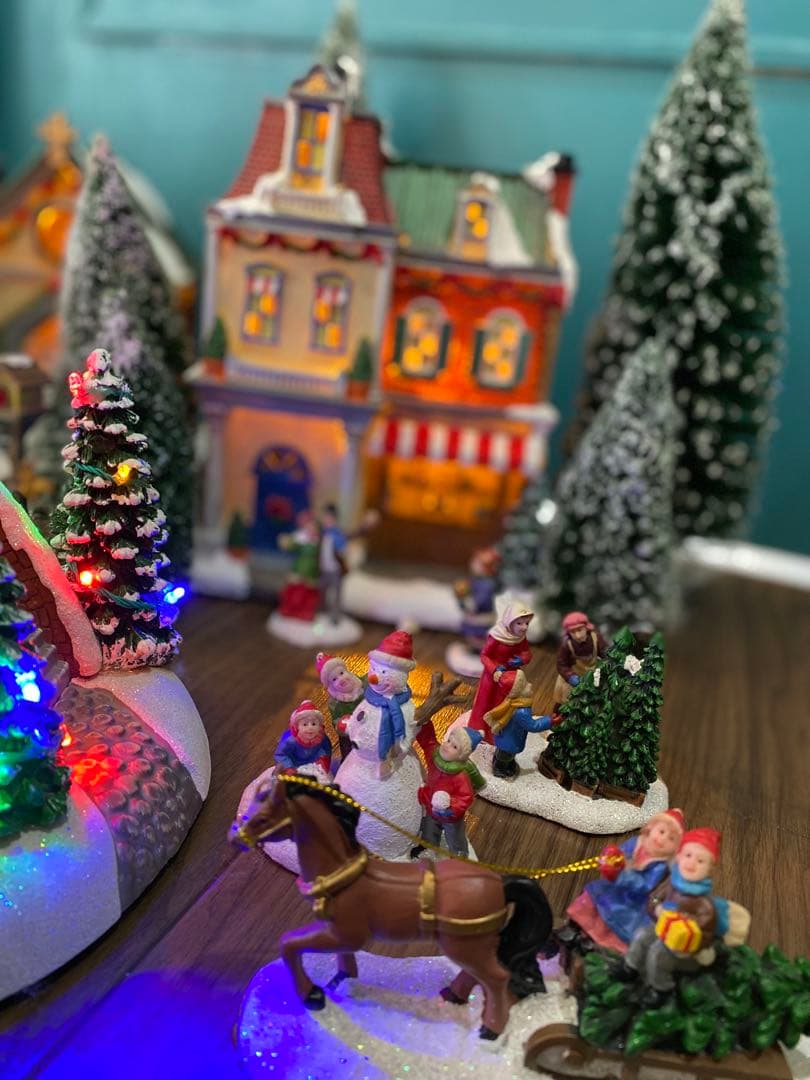 クリスマス/ ビレッジ 30ピース オーナメント　/ライトと音楽付き